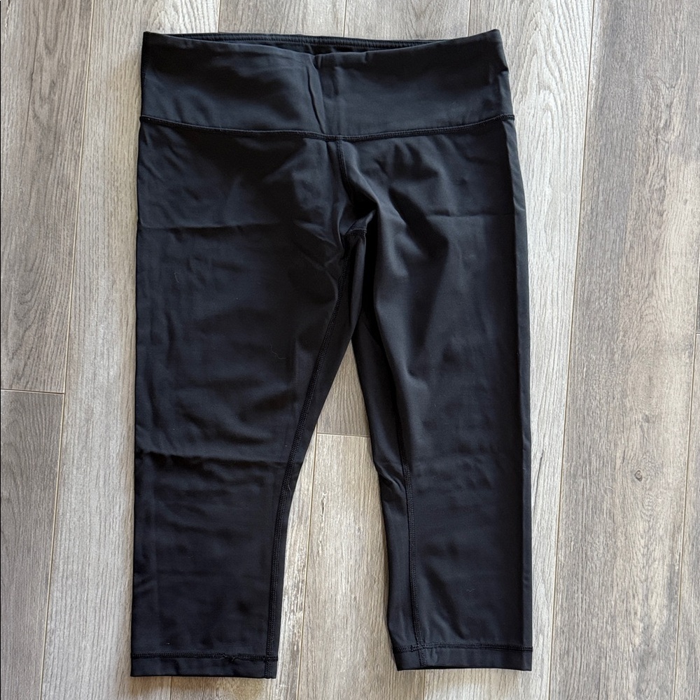 🍋Lululemon Low Rise Wunder Under, Size 8